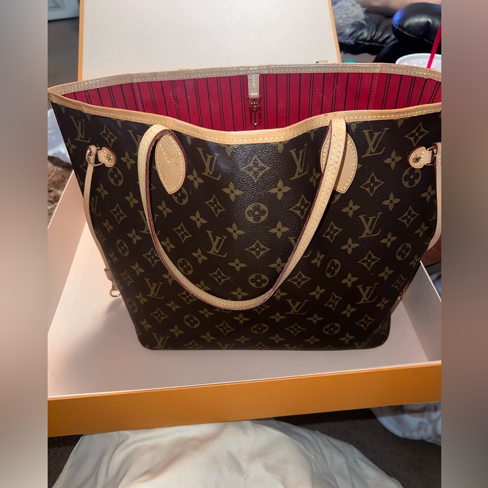 Louis Vuitton Never Full MonogramMM Cerise